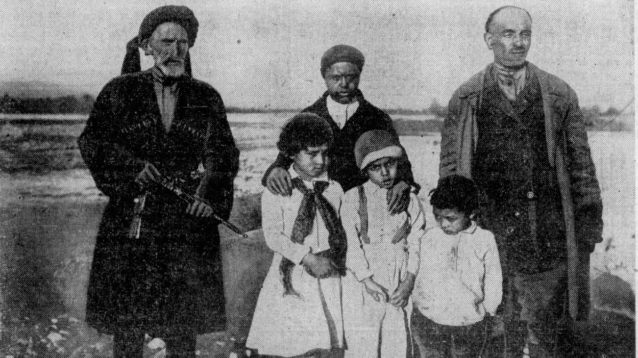 Native Abkhazian and an Afro-Abkhazian family. Photo: The Baltimore Sun. February 10, 1935