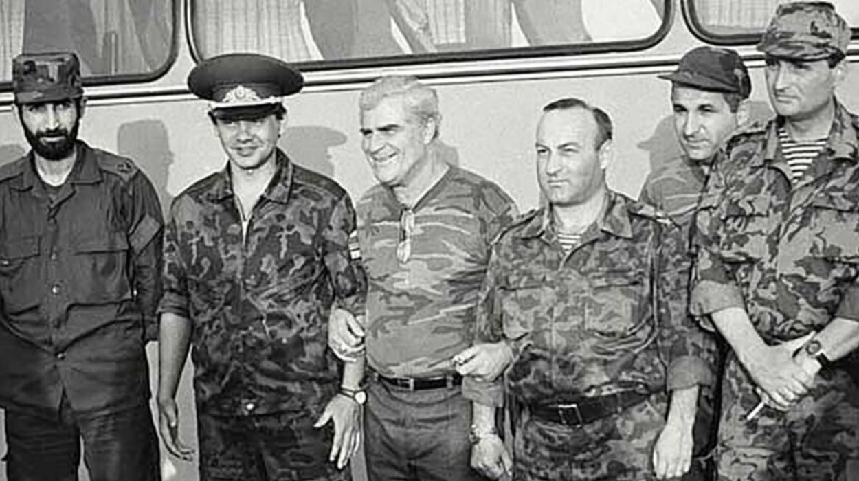 General Gia Karkarashvili (furthest left), Russian General Sergei Shoigu and next to him Georgian General Geno Adamia (Abkhazia 1993).