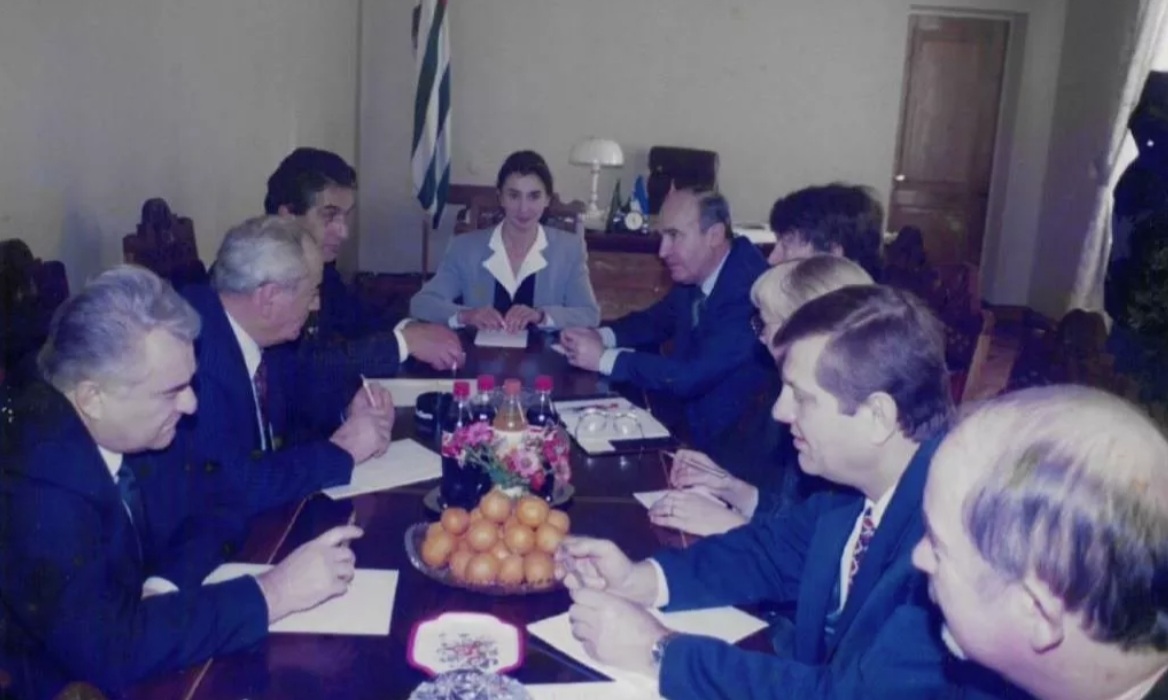 Meeting with a group of Friends of the UN Secretary General 1996.