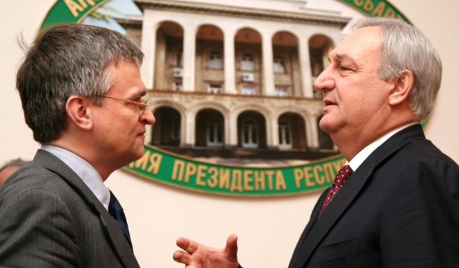 Sergei Bagapsh meets with EU envoy Peter Semneby in Sukhum in March
