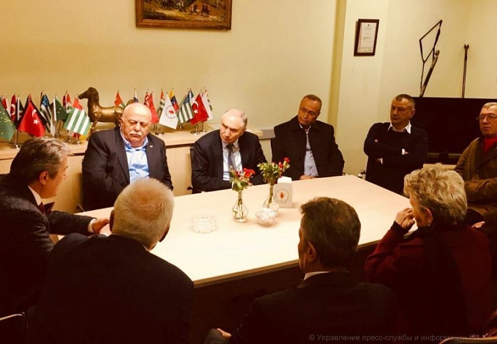 Over two hundred Abkhaz compatriots gathered for a meeting with the head of the Government of Abkhazia Abkhaz Prime Minister is in Istanbul