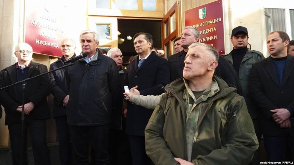 Abkhazian president Raul Khajimba addresses protesters in Sukhum (Photo: RFE/RL)