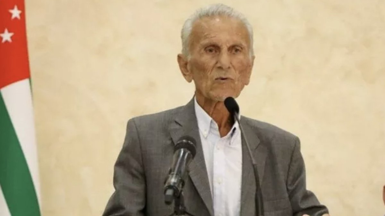 Albert Topolyan, Hero of Abkhazia, passed away on 4 September 2024, at the age of 89. Albert Topolyan, Hero of Abkhazia, passed away on 4 September 2024, at the age of 89.