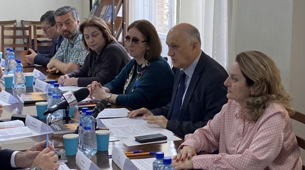 Viacheslav Chirikba, head of the Centre for Strategic Studies, highlighted the demographic problems in Abkhazia. Viacheslav Chirikba, head of the Centre for Strategic Studies, highlighted the demographic problems in Abkhazia.