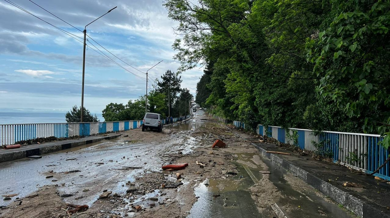Torrential rain causes chaos in Gagra district from dusk of June 13th to dawn of the 14th. Torrential rain causes chaos in Gagra district from dusk of June 13th to dawn of the 14th.
