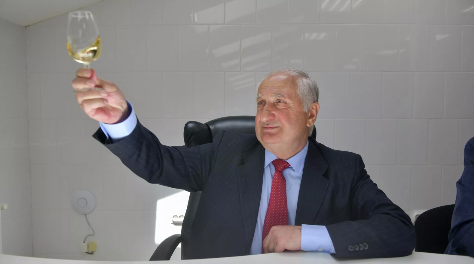 Anatoli Avidzba, Academician of the International Academy of Grapes and Wine. Anatoly Avidzba