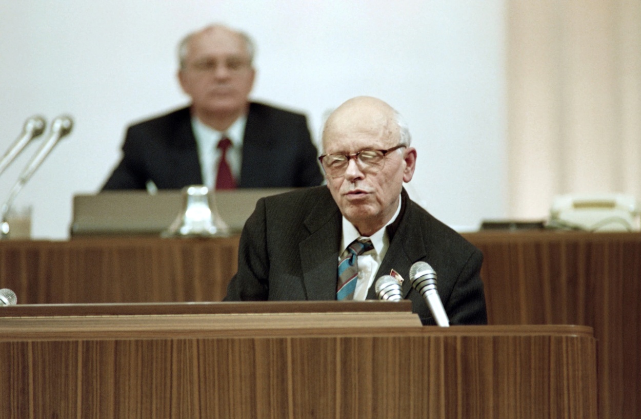 Just two days before his sudden death, Sakharov addresses the Soviet legislature on December 12, 1989. Soviet leader Mikhail Gorbachev can be seen in the background.