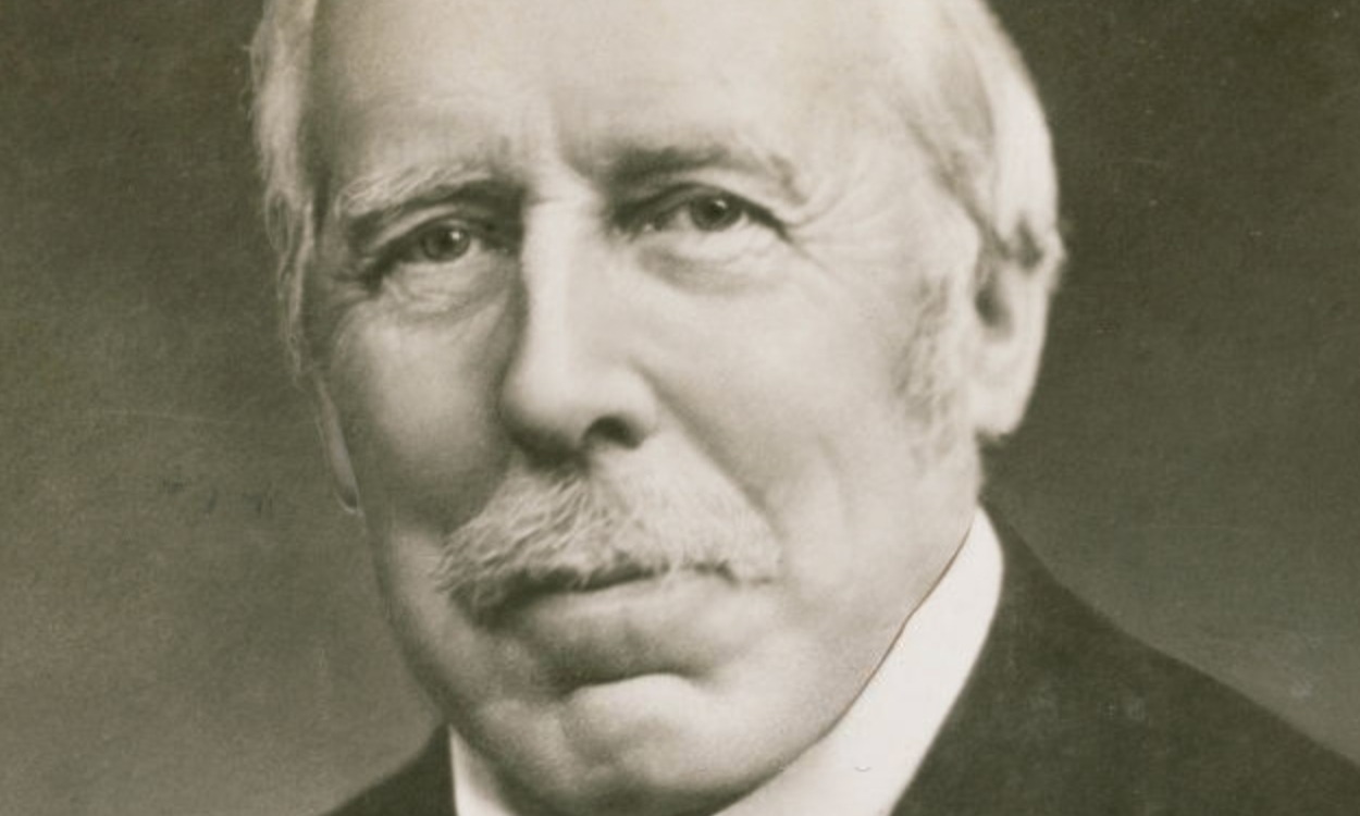 Douglas William Freshfield (27 April 1845 – 9 February 1934) was a British lawyer, mountaineer and author. Douglas William Freshfield (27 April 1845 – 9 February 1934) was a British lawyer, mountaineer and author.